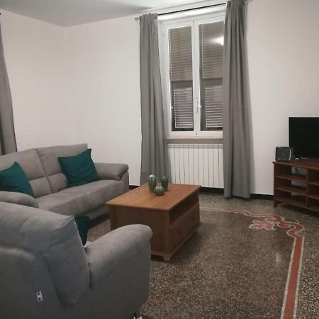 La Casa Di Via Defferrari Apartment Ноли Екстериор снимка