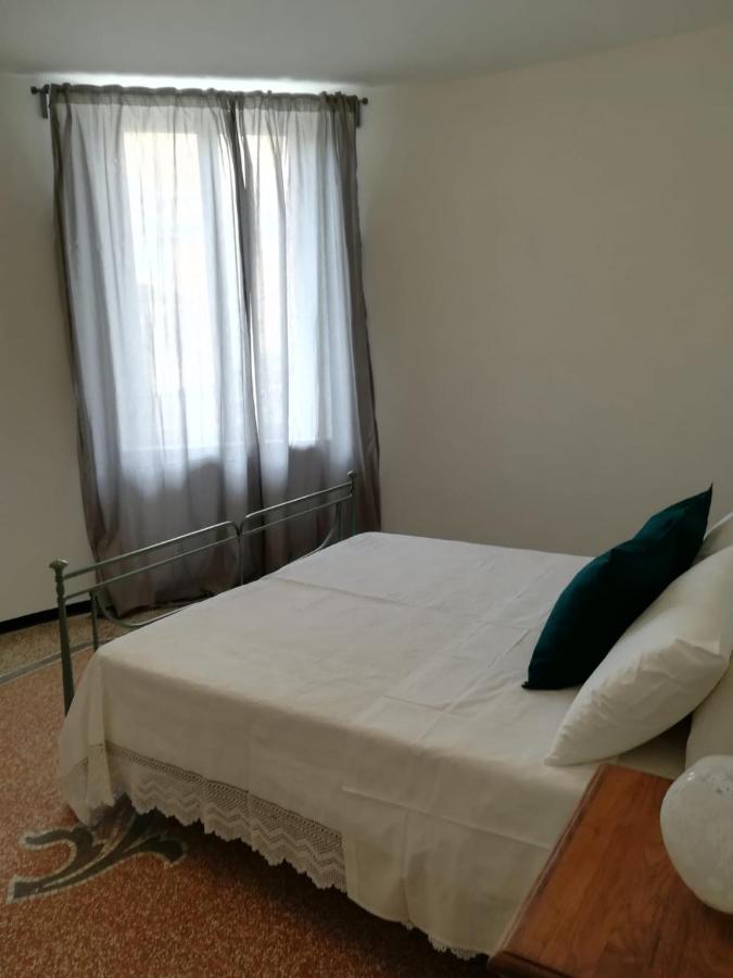 La Casa Di Via Defferrari Apartment Ноли Екстериор снимка