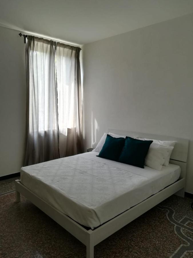 La Casa Di Via Defferrari Apartment Ноли Екстериор снимка