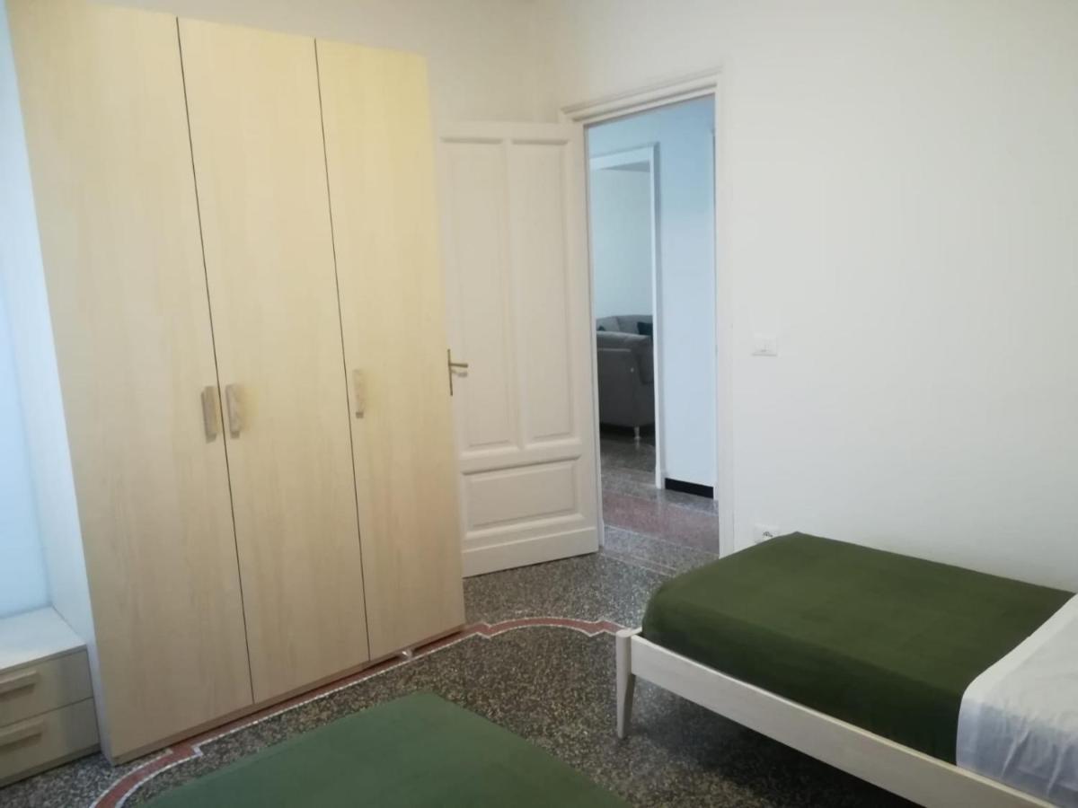 La Casa Di Via Defferrari Apartment Ноли Екстериор снимка