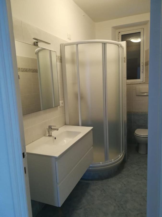 La Casa Di Via Defferrari Apartment Ноли Екстериор снимка