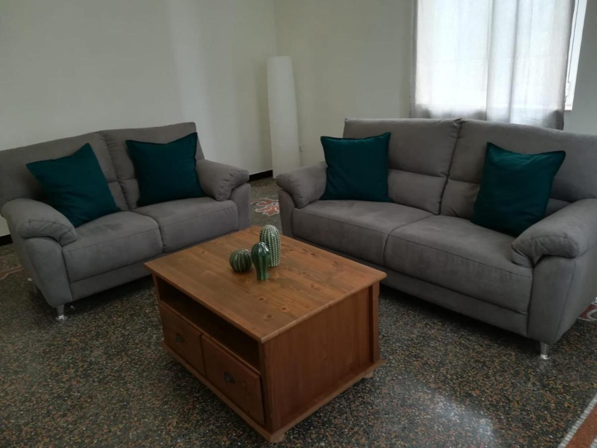La Casa Di Via Defferrari Apartment Ноли Екстериор снимка
