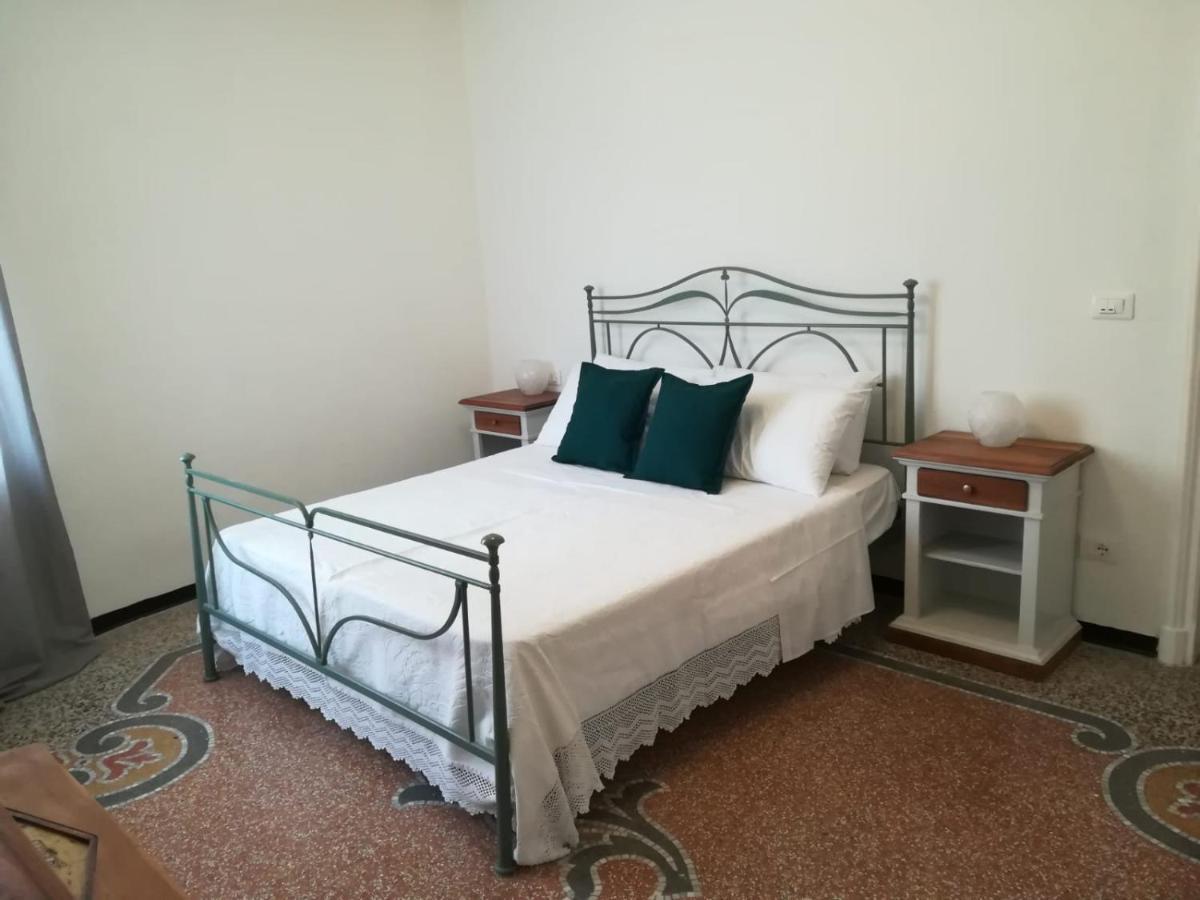 La Casa Di Via Defferrari Apartment Ноли Екстериор снимка