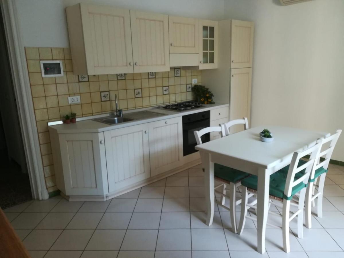 La Casa Di Via Defferrari Apartment Ноли Екстериор снимка