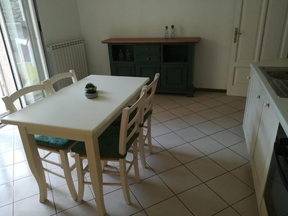 La Casa Di Via Defferrari Apartment Ноли Екстериор снимка