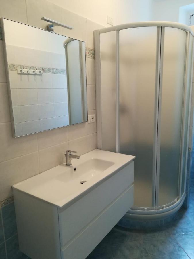 La Casa Di Via Defferrari Apartment Ноли Екстериор снимка