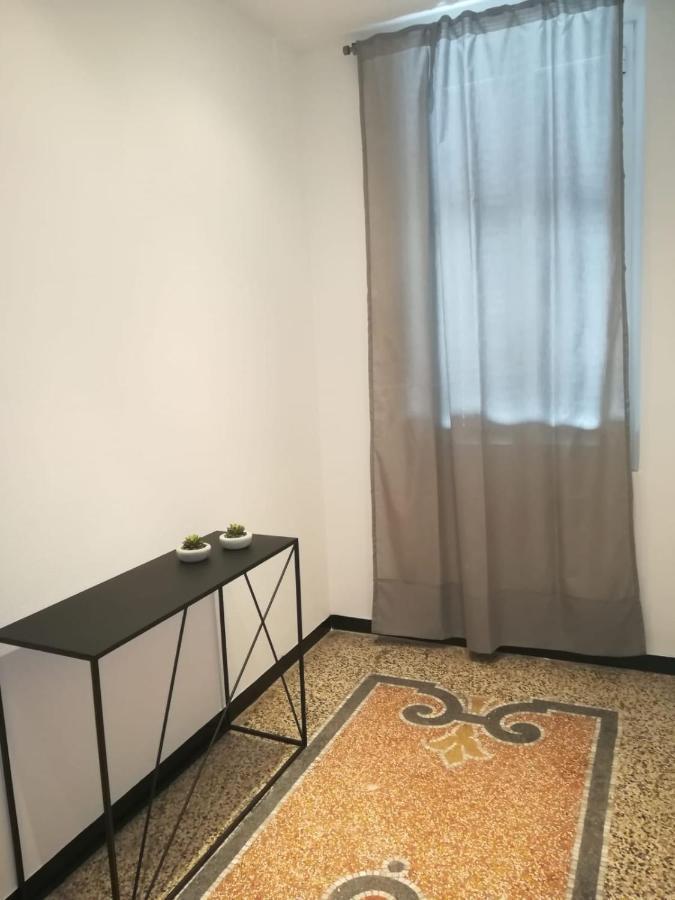 La Casa Di Via Defferrari Apartment Ноли Екстериор снимка